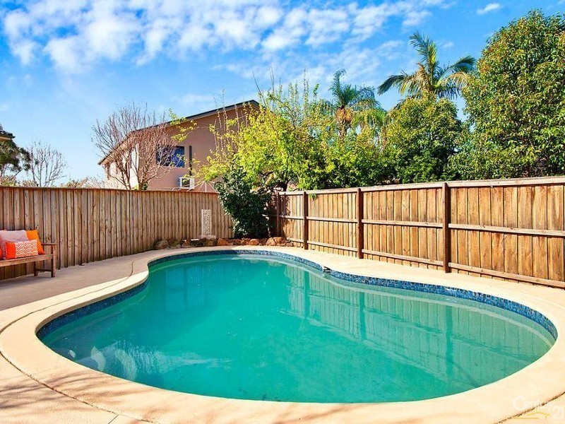 27 Chapman Avenue, Castle Hill NSW 2154