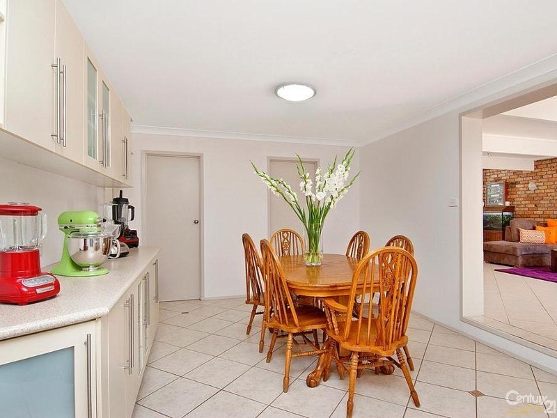 27 Chapman Avenue, Castle Hill NSW 2154