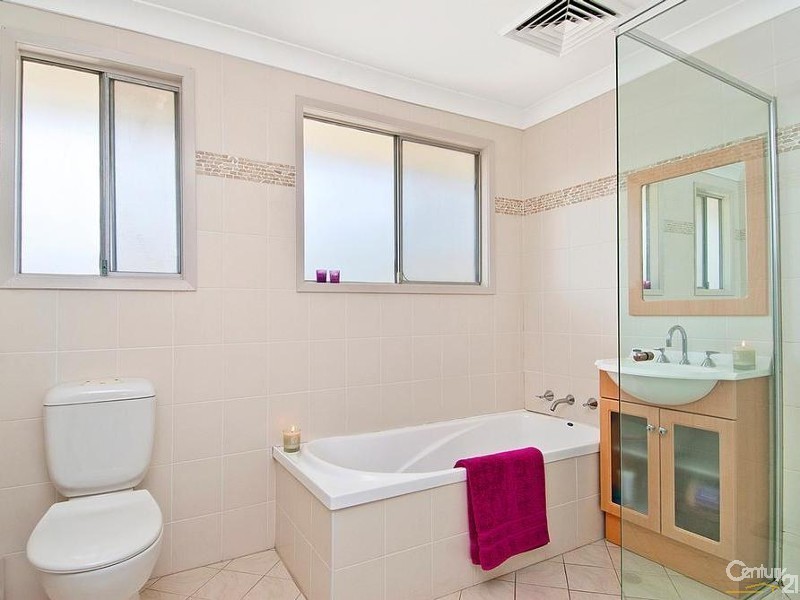 27 Chapman Avenue, Castle Hill NSW 2154