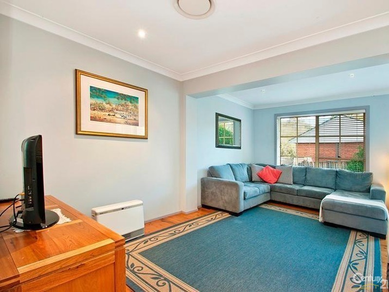 11 Woodhill St, Castle Hill NSW 2154