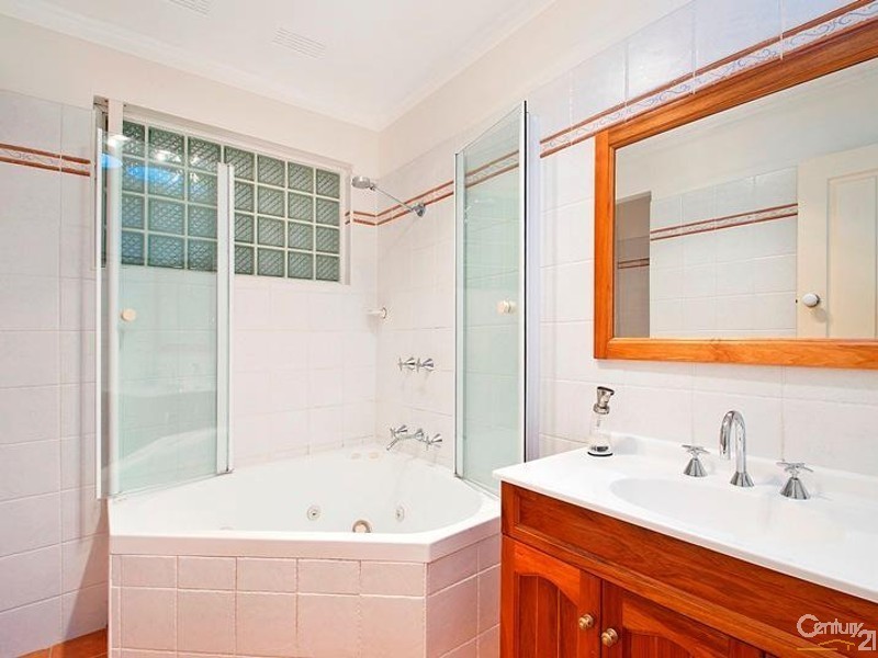 11 Woodhill St, Castle Hill NSW 2154