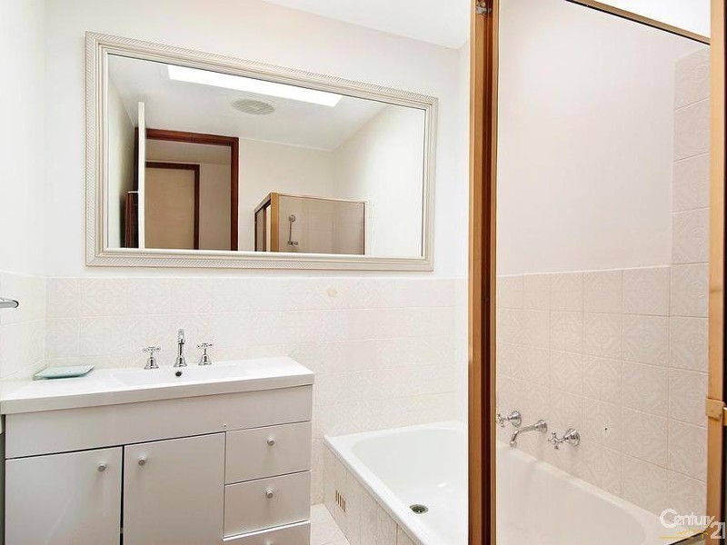 2 Langdon Road, Baulkham Hills NSW 2153