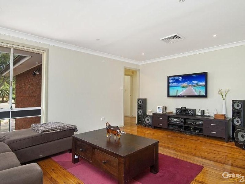 208 Madagascar Drive, Kings Park NSW 2148