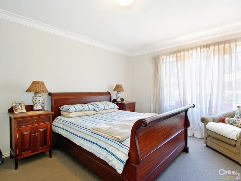 16 KINGUSSIE AVENUE, Castle Hill NSW 2154