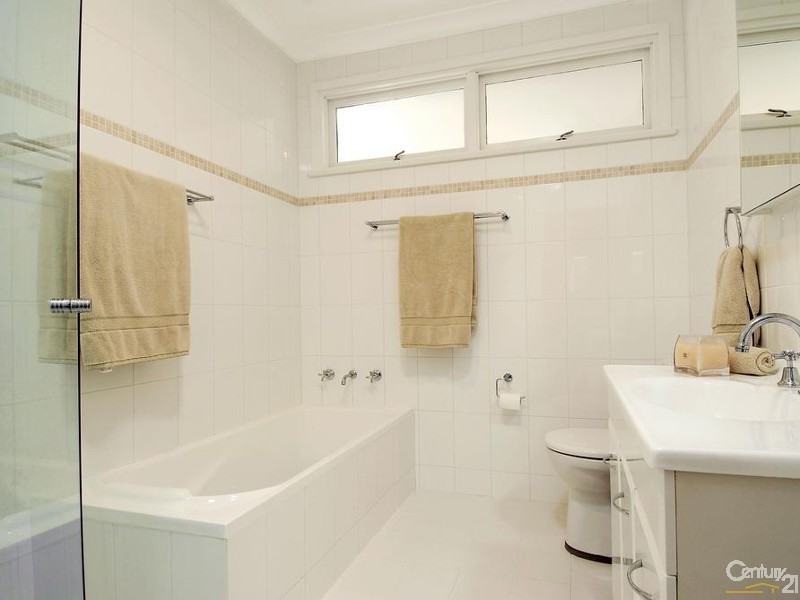 26 Olola Ave, Castle Hill NSW 2154