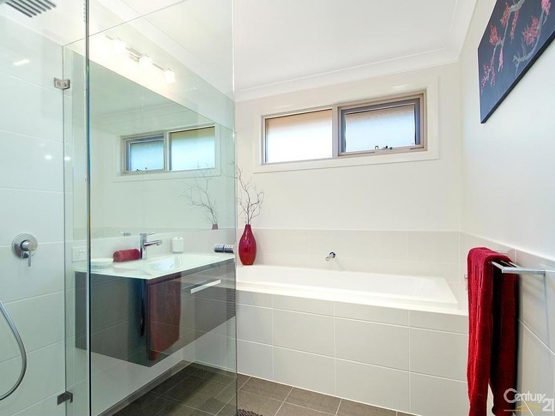 10 Settlers Avenue, Colebee NSW 2761