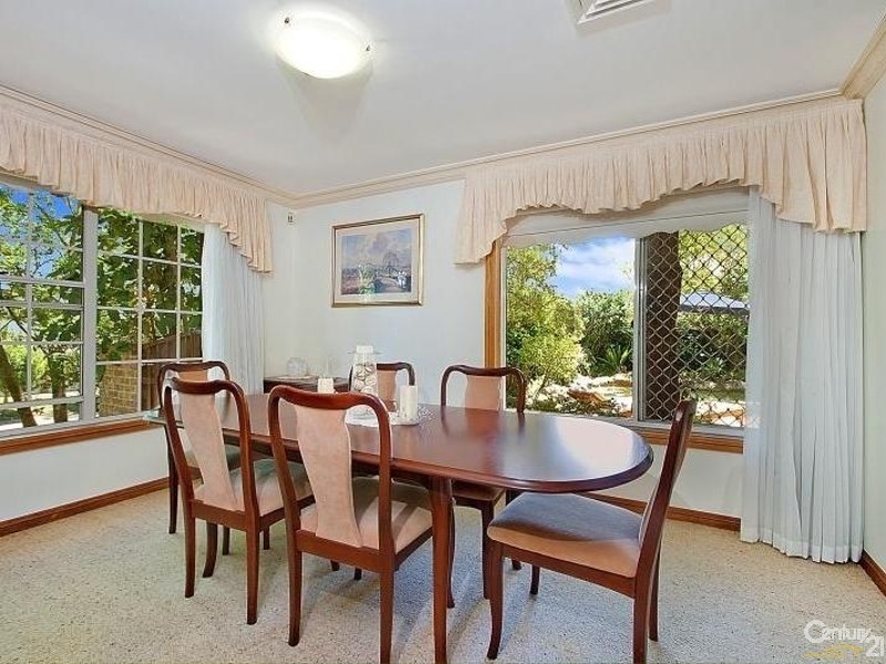 2 Settlers Close, Castle Hill NSW 2154