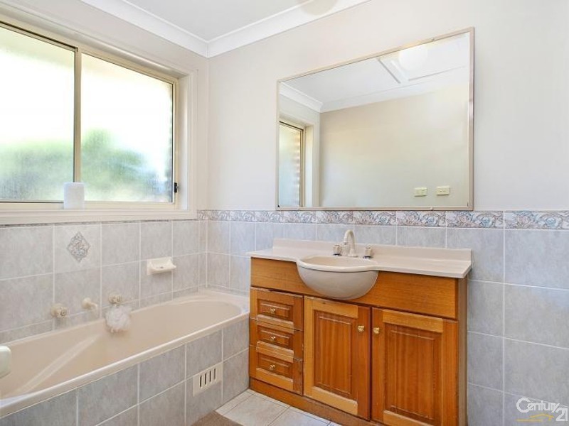 16 KINGUSSIE AVENUE, Castle Hill NSW 2154