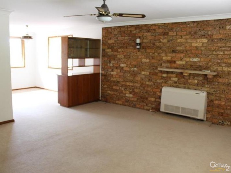 19 Rowland Ave, Northmead NSW 2152