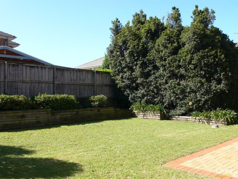 33 WINDARRA PLACE, Castle Hill NSW 2154