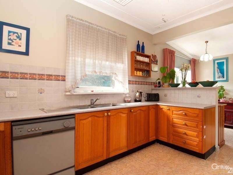 9 Whitling Ave, Castle Hill NSW 2154