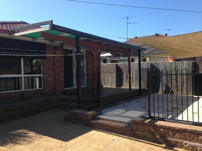 20 Yellowgum Ave, Rouse Hill NSW 2155