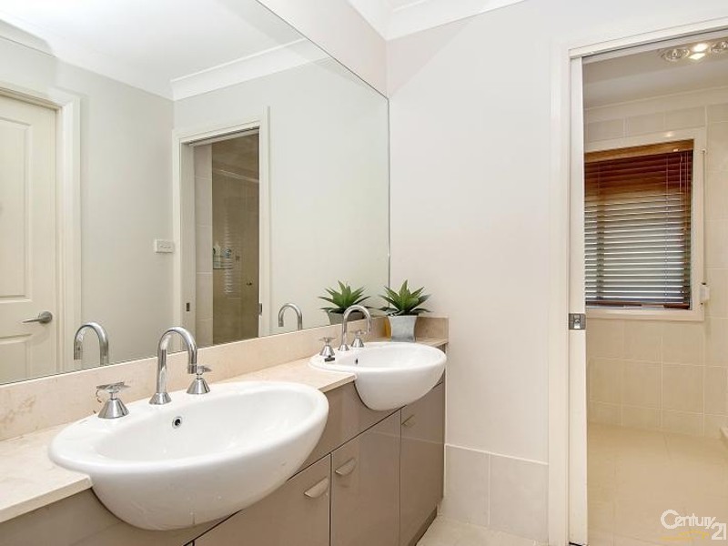 13 Government Farm Cres, Castle Hill NSW 2154