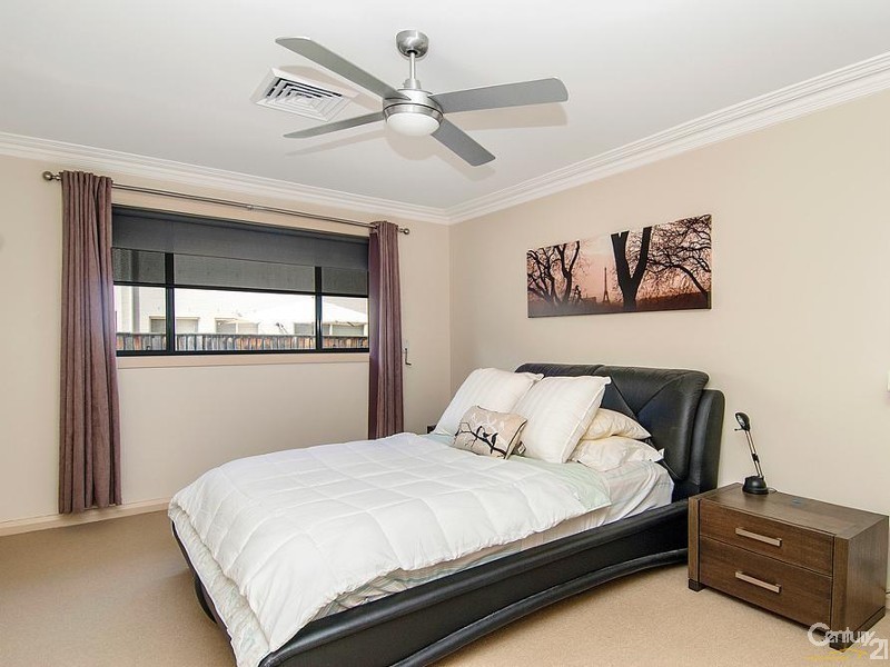 13 Government Farm Cres, Castle Hill NSW 2154