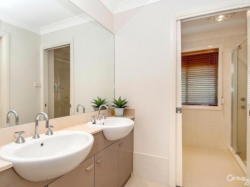 13 Government Farm Cres, Castle Hill NSW 2154