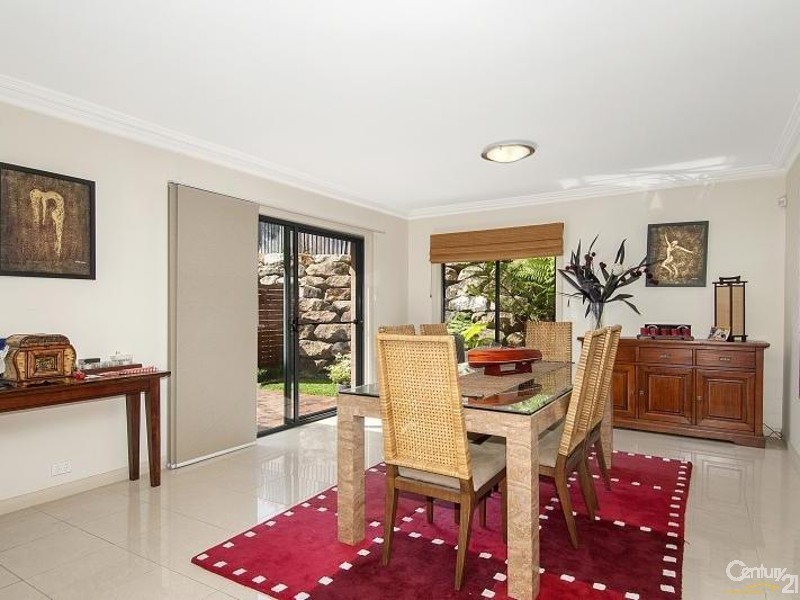 13 Government Farm Cres, Castle Hill NSW 2154