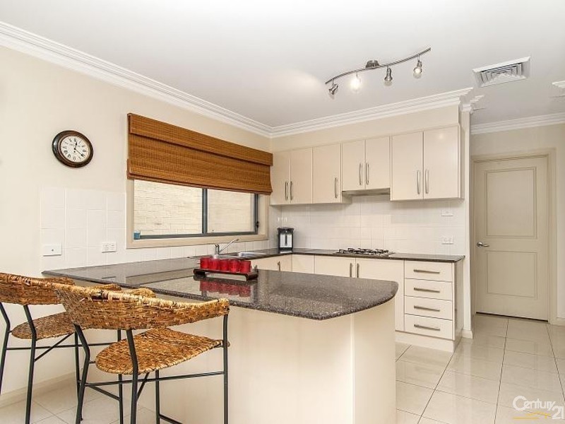 13 Government Farm Cres, Castle Hill NSW 2154