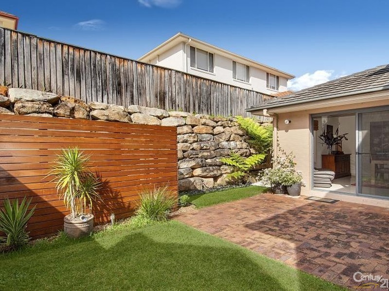 13 Government Farm Cres, Castle Hill NSW 2154