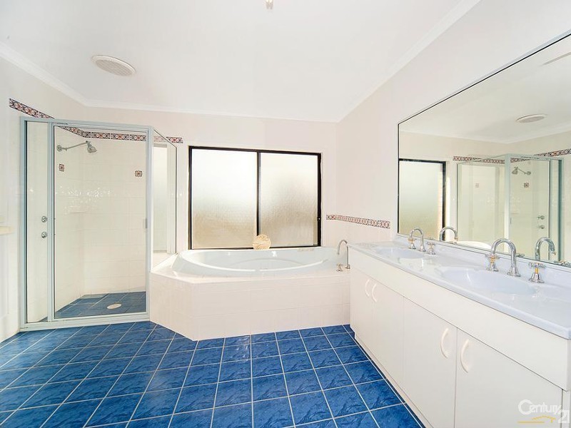 136 Cattai Creek Dr, Kellyville NSW 2155