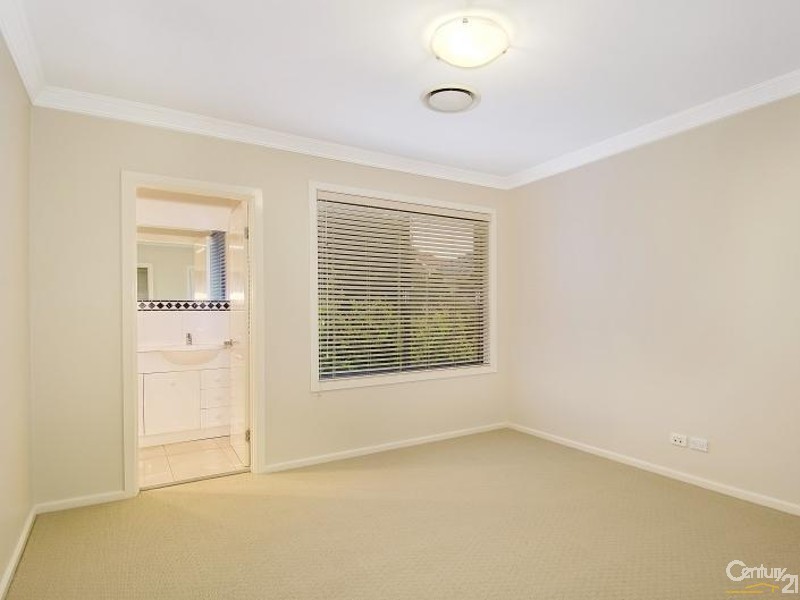 25 Jacqui Circ, Bella Vista NSW 2153