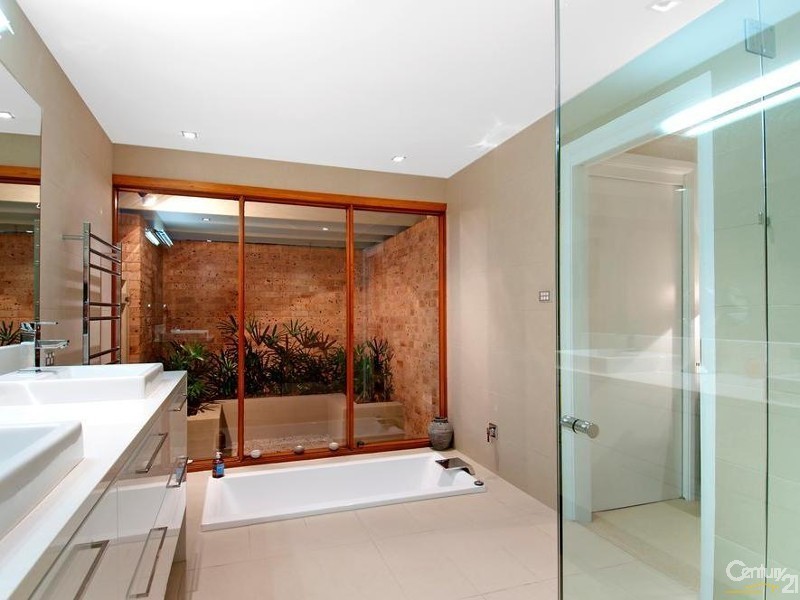 44 Ulundri Drive, Castle Hill NSW 2154