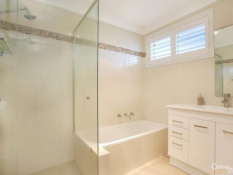 26 Dawes Ave, Castle Hill NSW 2154