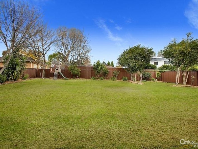26 Dawes Ave, Castle Hill NSW 2154