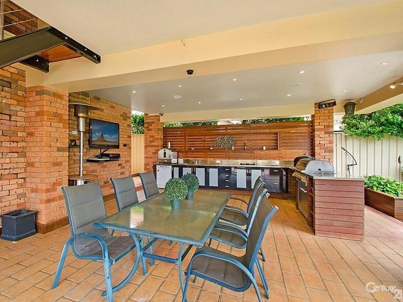 32 Windermere Avenue, Northmead NSW 2152