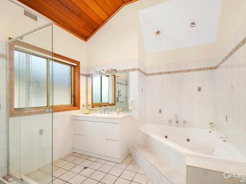 32 Windermere Avenue, Northmead NSW 2152