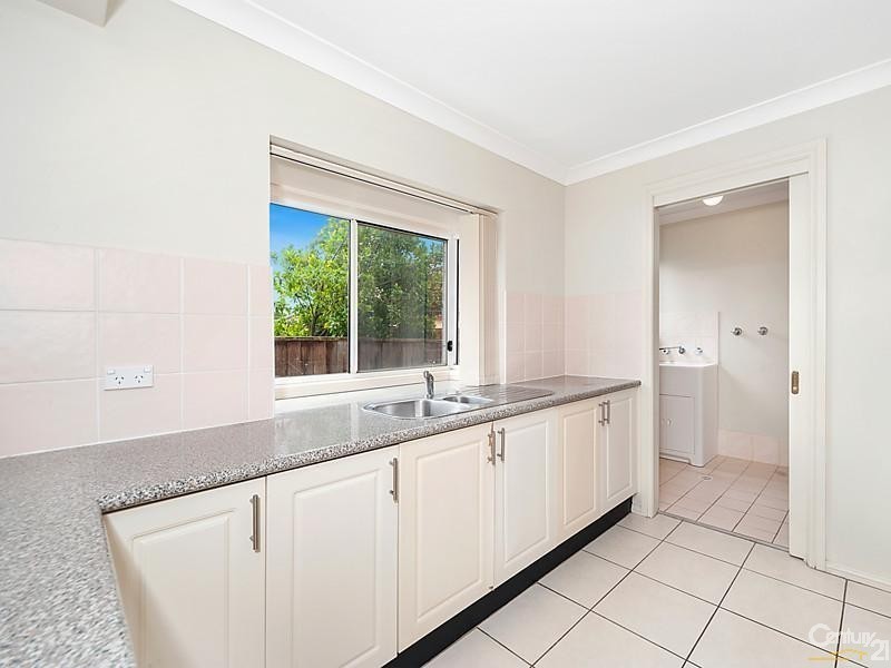1/16 Reycroft Ave, Quakers Hill NSW 2763
