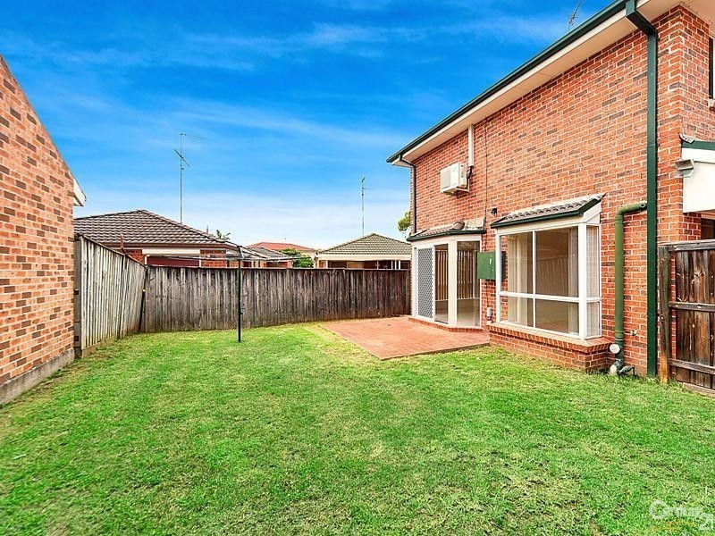 1/16 Reycroft Ave, Quakers Hill NSW 2763