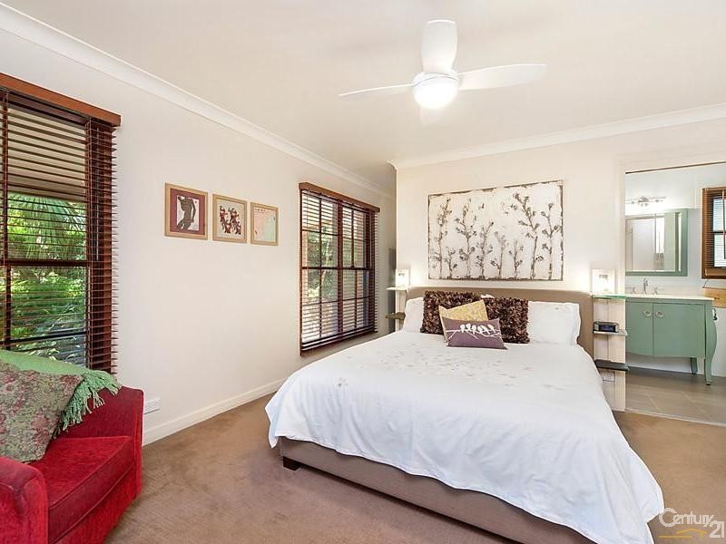 10 Greenvale Pl, Castle Hill NSW 2154
