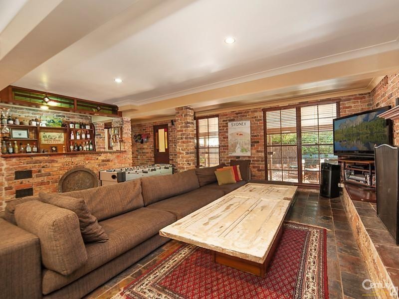 10 Greenvale Pl, Castle Hill NSW 2154