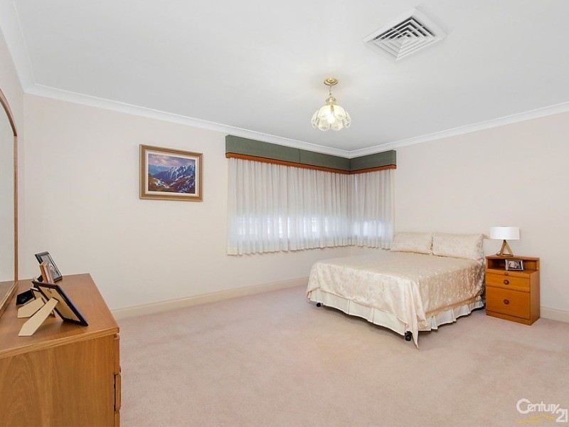 4 Kinnard Way, Kellyville NSW 2155