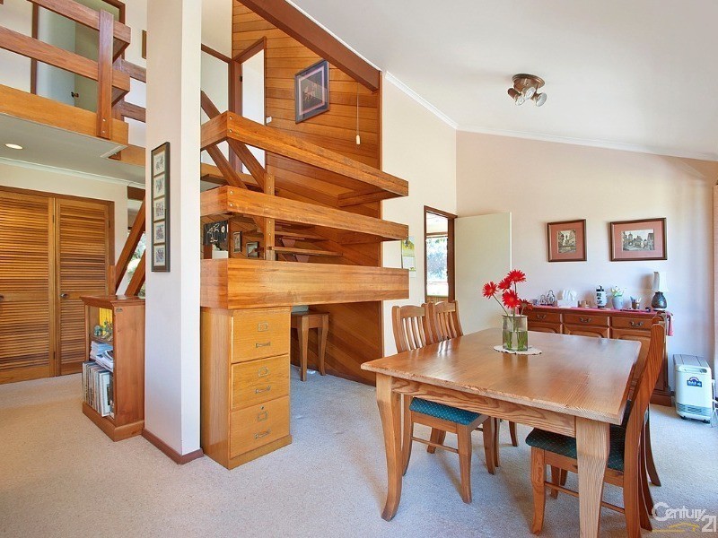 31 Dawes Ave, Castle Hill NSW 2154