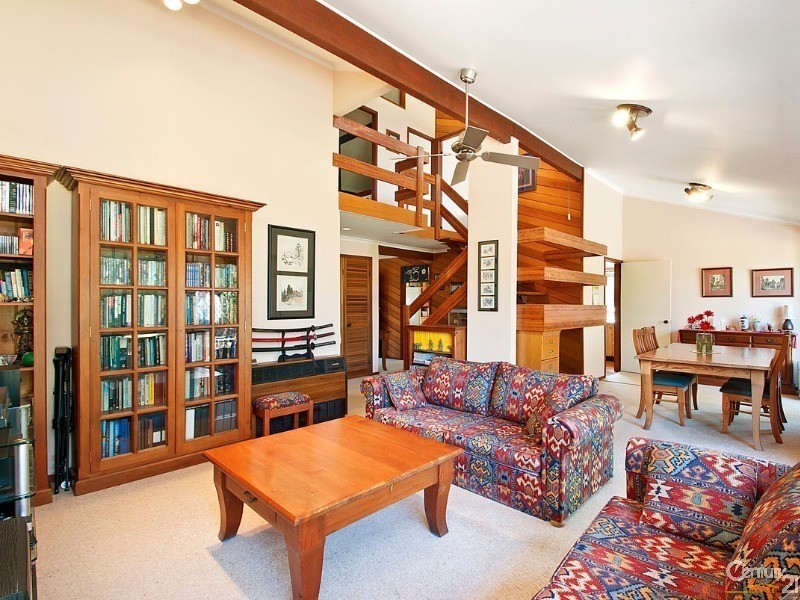 31 Dawes Ave, Castle Hill NSW 2154