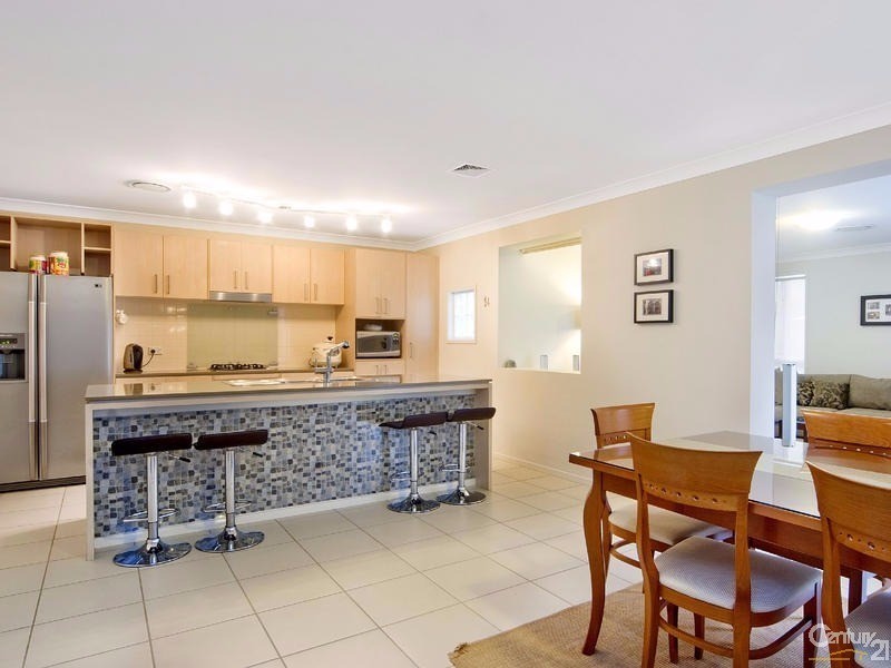 79 Phoenix Ave, Beaumont Hills NSW 2155