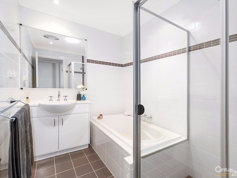 8/81 Hyde Ave, Glenhaven NSW 2156