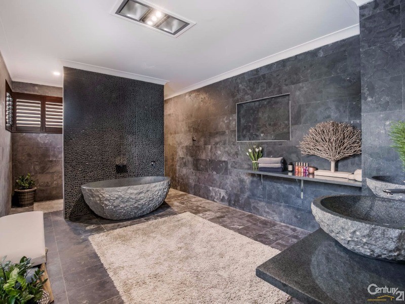 104 Edgewater Drive, Bella Vista NSW 2153