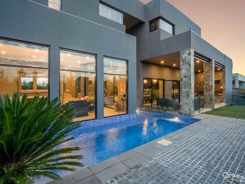 104 Edgewater Drive, Bella Vista NSW 2153