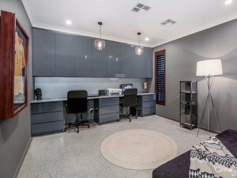 104 Edgewater Drive, Bella Vista NSW 2153