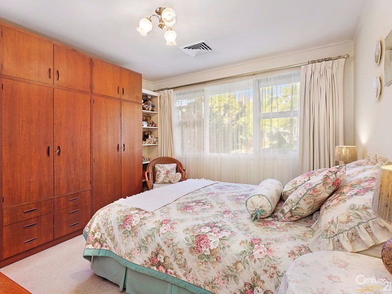 16 Cambewarra Avenue, Castle Hill NSW 2154