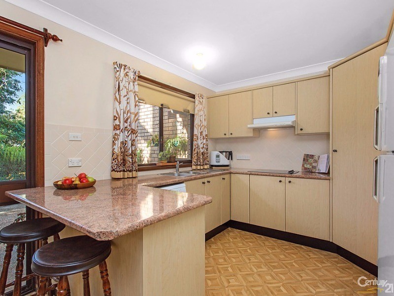 8 Paxton Cres, Cherrybrook NSW 2126