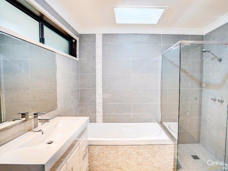 21 Radiata Ave, Baulkham Hills NSW 2153