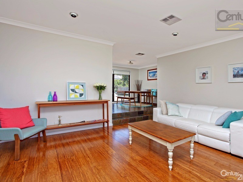 4 Wychwood Place, Castle Hill NSW 2154