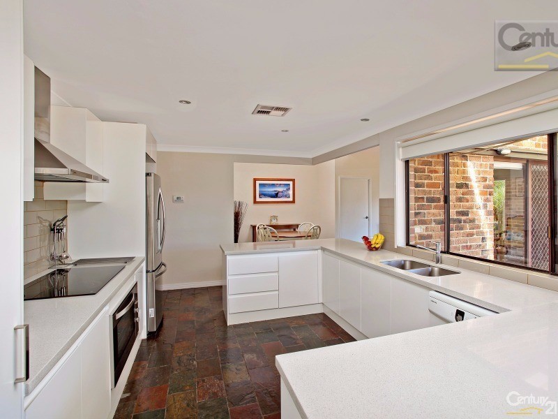 4 Wychwood Place, Castle Hill NSW 2154