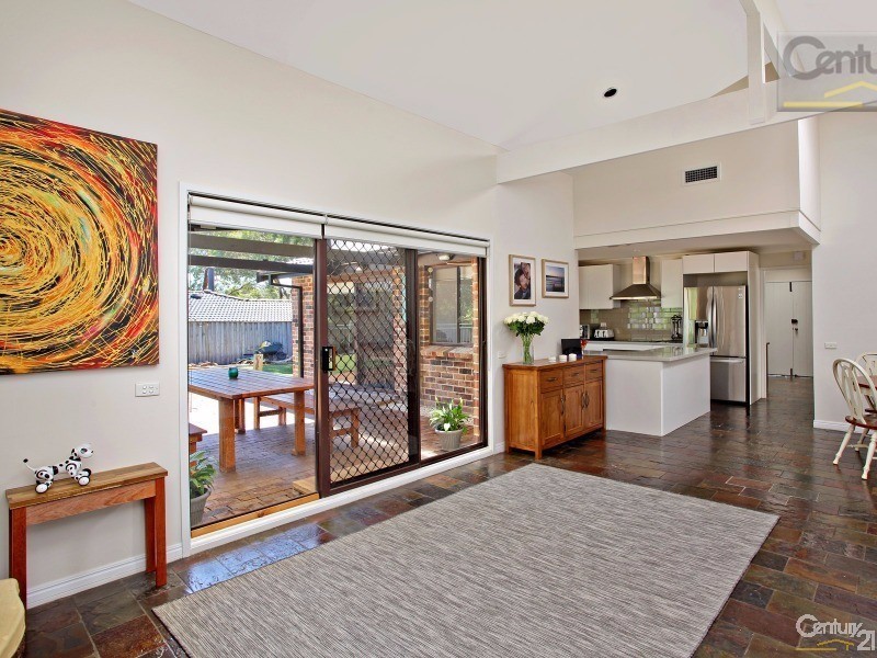 4 Wychwood Place, Castle Hill NSW 2154