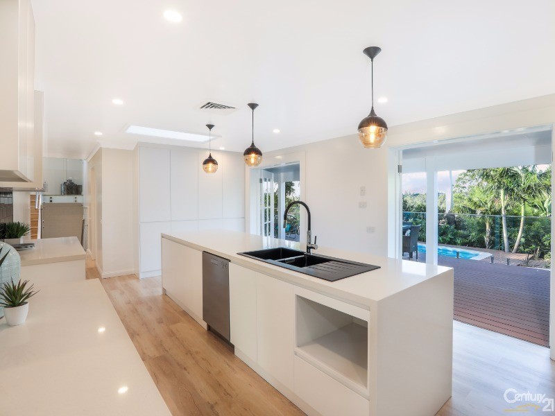 35 Lockhart Avenue, Castle Hill NSW 2154