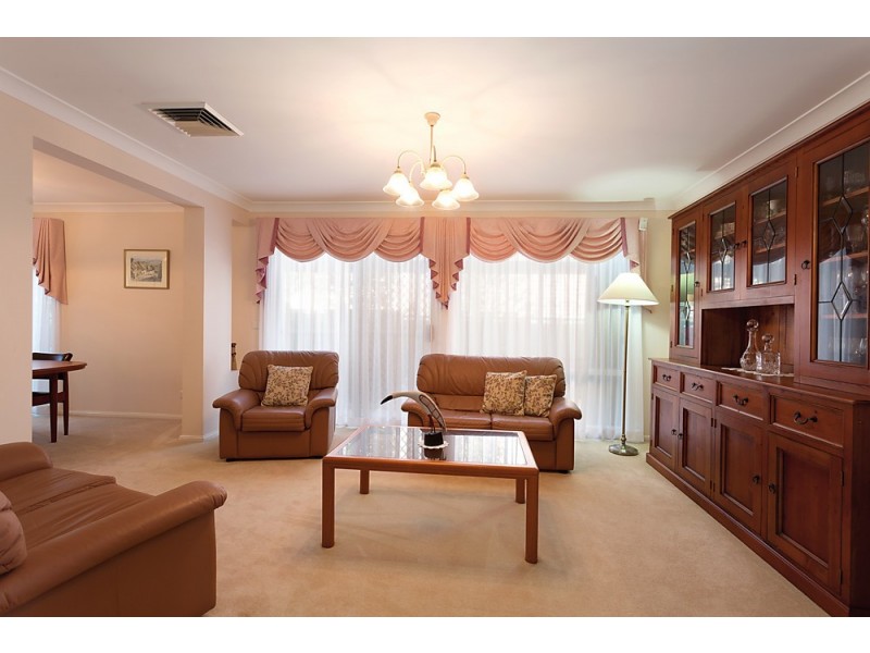 49 Ravensbourne Circuit, Dural NSW 2158