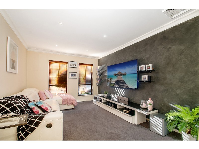 92 James Mileham Drive, Kellyville NSW 2155